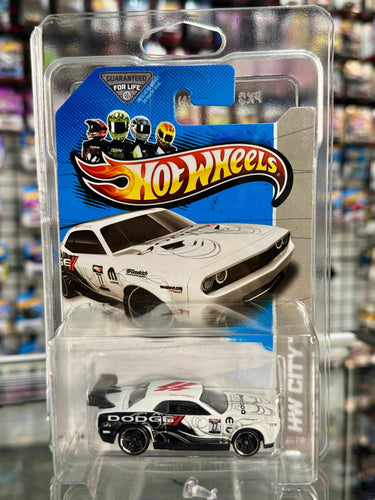 2013 Hot Wheels Treasure Hunt Dodge Challenger Drift Car - American Stanced