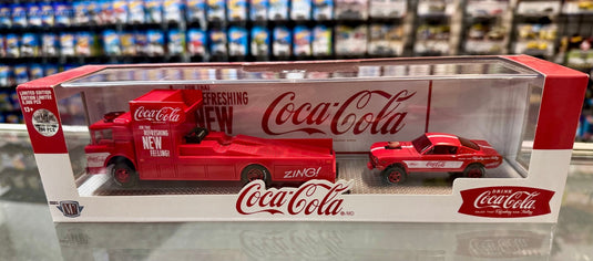 M2 Machines Coca Cola '70 Ford C - 950 Hauler with Ford '65 Mustang Fastback "CHASE" - American Stanced